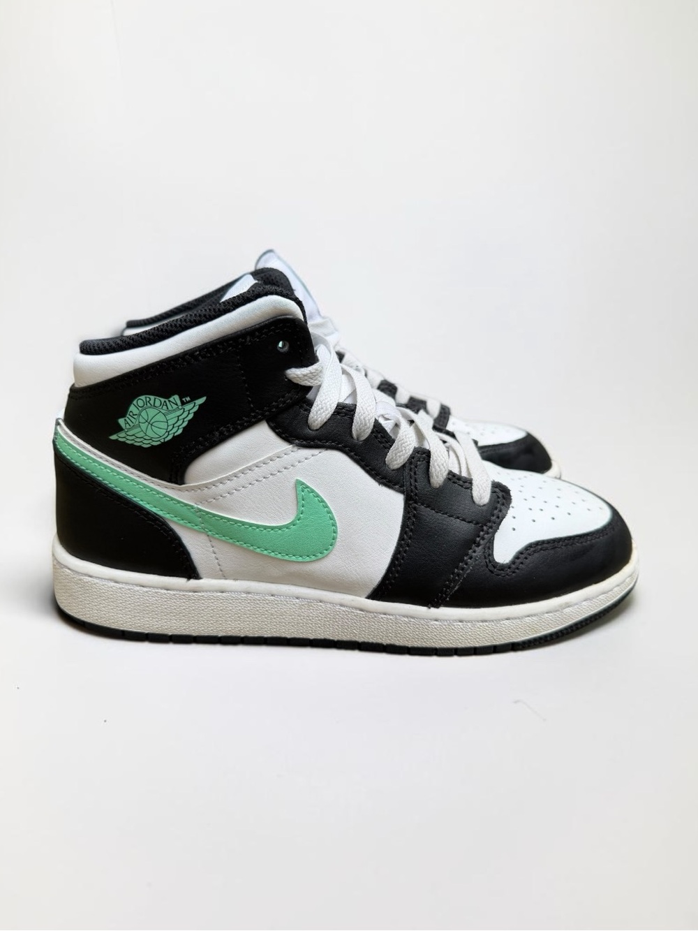 Nike Air Jordan 1 Mid GS Green Glow Sneakers– Kids’ Unisex Size 6Y EU 38.5